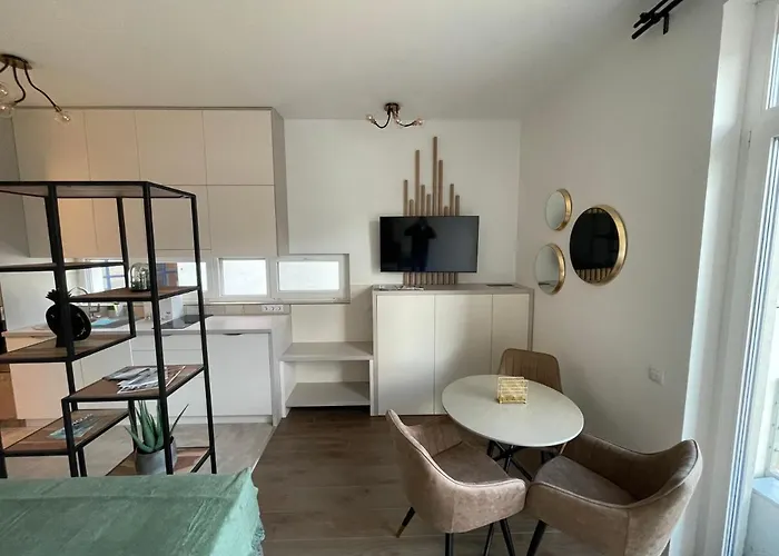 Hillside Apartament *