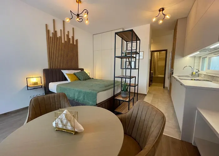 Hillside * Budapesta