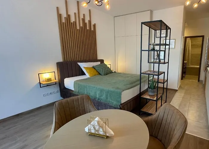 Hillside Apartament *