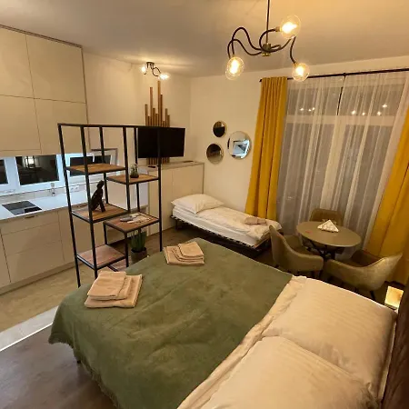 Hillside بودابست